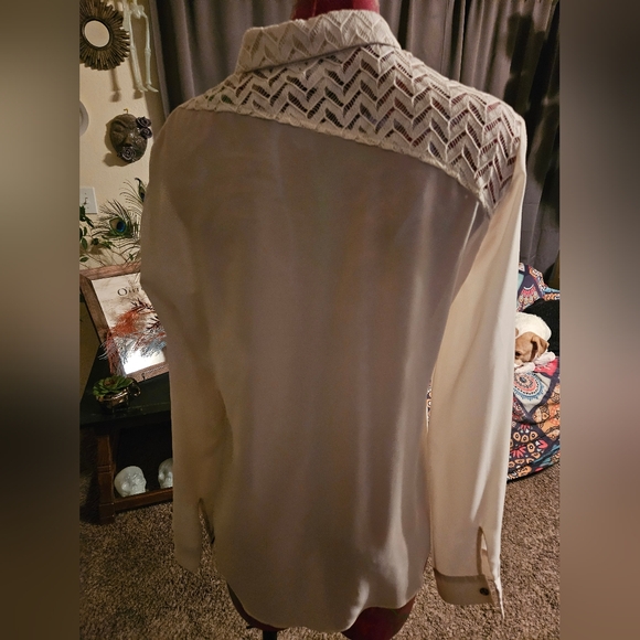 Volcom Creme Lace Long Sleeve Collared Blouse - Picture 5 of 7